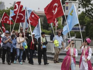 72 yıl önce sürgün edilen Kırım Tatarları matem mitingi ile anıldı