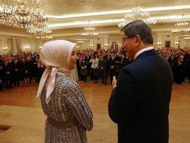 Davutoğlundan çalışma ekibine veda resepsiyonu