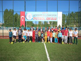 Beyşehir Belediyespor futbol okulu açıldı