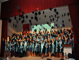 NEÜ Mühendislik ve Mimarlık Fakültesi ilk mezunlarını verdi