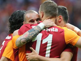 Galatasaray 6 tane attı ama..