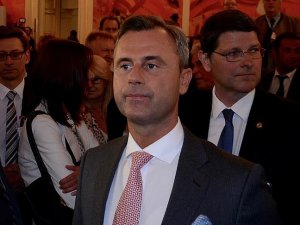 Avusturyadaki cumhurbaşkanlığı seçiminde Hofer önde