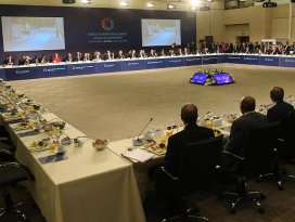 Tarihin ilk insani zirvesinde küresel yardım sistemi ele alındı