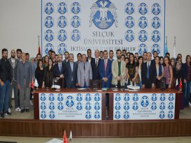 Yeni Anayasa ve Başkanlık Sistemi tartışıldı