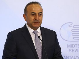 Çavuşoğlundan ABD askerlerinin YPG arması kullanmasına tepki