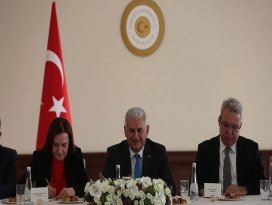 Başbakan Yıldırım: Az konuşup daha çok iş yapmayı tercih edeceğiz
