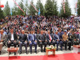 Akören, mezunlarını coşkuyla uğurladı