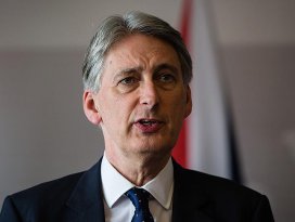Hammond: Suriyede havadan insani yardım artık son çare oldu