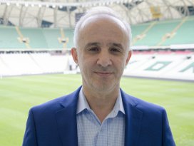 Konyaspora Anadolu Selçukspordan iki isim