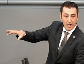 Skandal kararda imzası olan Türk: Cem Özdemir