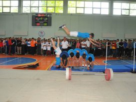 Akşehir’de Şipitin Çıksın Spor Şenliği ve Okullar Arası Spor Turnuvası