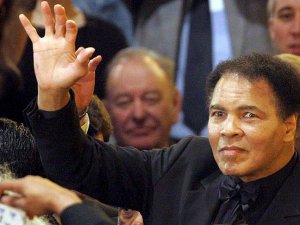 Boksör Muhammed Ali hayatını kaybetti