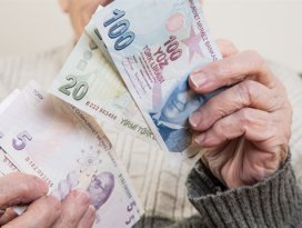 Emekli ve memura bayramda zamlı maaş
