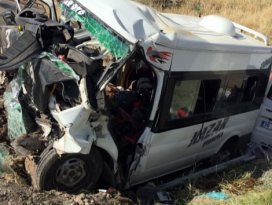 Diyarbakırda feci kaza: 6 ölü, 4 yaralı