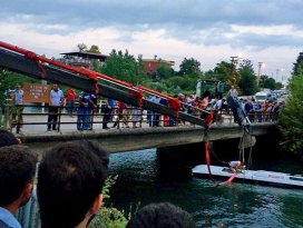 Osmaniyede midibüs sulama kanalına devrildi: 12 ölü, 23 yaralı