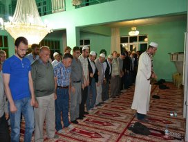 Kulu’da hatimli teravih namazı kılınıyor