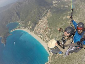 Yamaç paraşütü ve müziği gökyüzünde buluşturdu