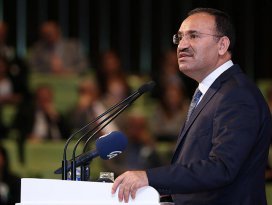 Adalet Bakanı Bozdağ: Gülen, Humeyni gibi dönecekti