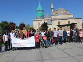 Engelli öğrenciler Konya’nın tarihi yerlerini gezdi
