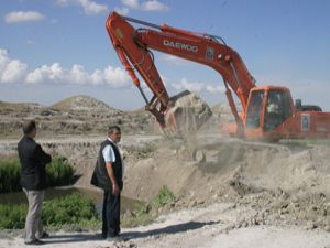 Yasak aşk kurbanı kanalda aranıyor