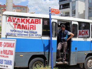 Kira fazla gelince minibüsünü mobil dükkana çevirdi