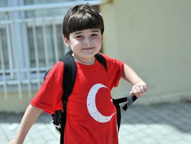 8 yaşına kadar 70 ameliyat geçirdi