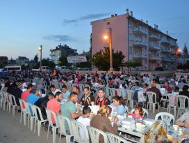 Ereğli’de iftar sofraları sürüyor