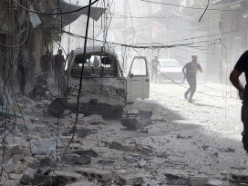 Suriyede varil ve vakum bombalı saldırı: 28 ölü