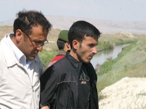 Talihsiz kocayı her yerinden bıçaklamış