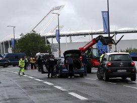 Fransa EURO 2016 için güvenlik önlemlerini artırıyor