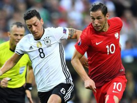 Panzerler Polonya karşısında gol çıkaramadı