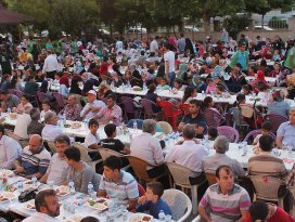 İHHdan Adıyamanda 3 bin kişiye iftar