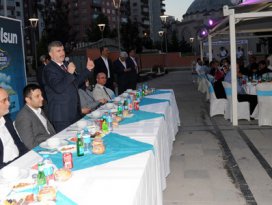 Başkan Akyürek’ten meclis üyelerine iftar