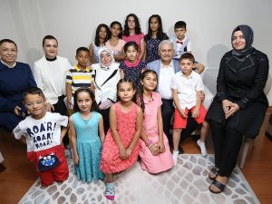 Başbakan Yıldırım İzmirde sevgi evi ziyaret etti