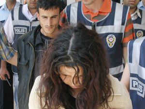 Sevgilisi ile eşini öldürdü çocuklarına bakın ne dedi!