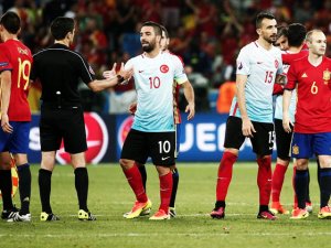 Neden siyah şort giydiğimiz belli oldu!