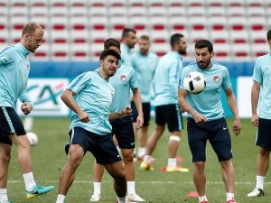 A Milli Futbol Takımında Çek Cumhuriyeti mesaisi