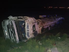Konyada yük tankeri devrildi: 1 ölü