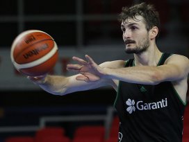 Darüşşafaka Doğuş, Birkan Batuku renklerine bağladı