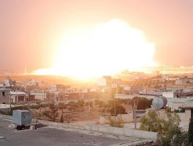 Rus uçakları Halepi fosfor bombasıyla vurdu