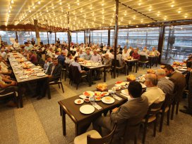 Beyşehir Belediyesi’nden muhtarlara iftar yemeği