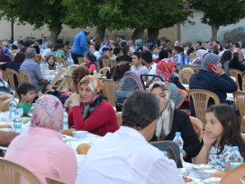 Kulu Yardımlaşma Derneğinden 7. Geleneksel iftar yemeği