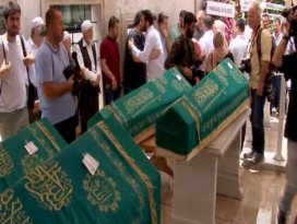 Acılı baba terör saldırısında ölen dört evladını toprağa verdi