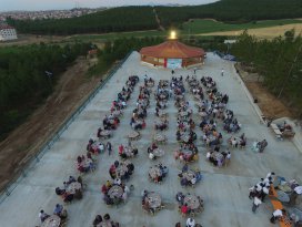 Başkan Özaltun, belediye çalışanları ve aileleriyle iftarda buluştu