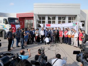 İyilik gemisiyle gelen malzemeler Gazzede