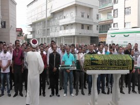 Sokak ortasında öldürülen kadın toprağa verildi