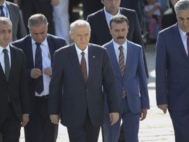 MHPde kurultayla ilgili karar