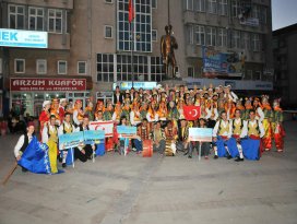 Akşehirde dans ve halk oyunu ekipleri final yaptı