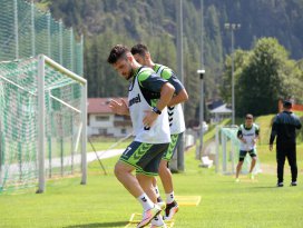 Atiker Konyaspor çalışmalarını sürdürüyor
