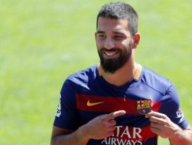 Arda Turan Barcelonada kalıyor